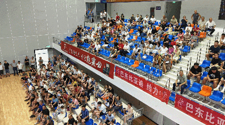 田径赛场再起风云：粤西赤兔队惊险晋级云贵火箭队，赛场气氛火爆技战术储备厚实(青少年田径锦标赛结束后的新闻稿)