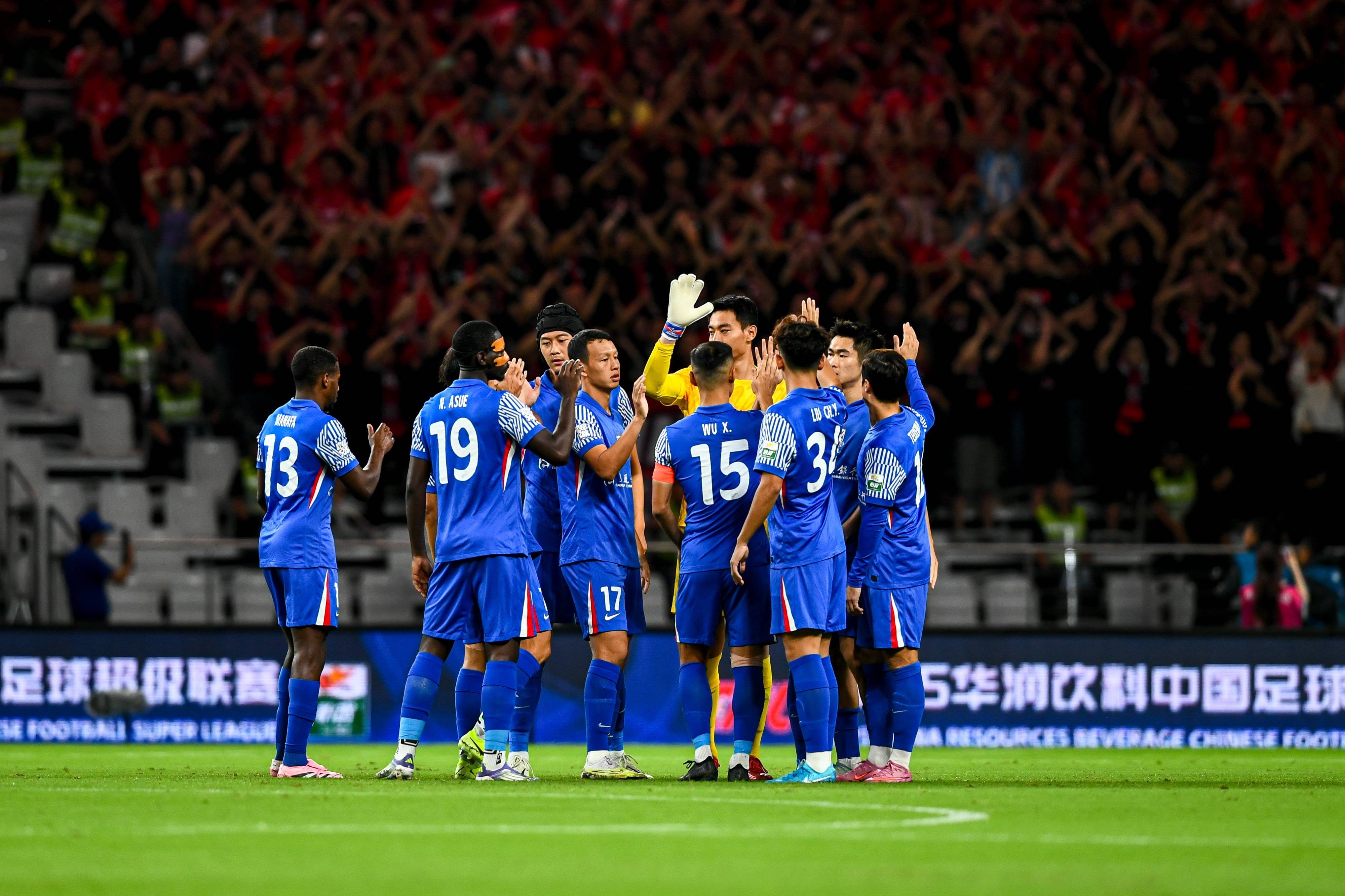  转折点成都蓉城遗憾出局，亚冠加时末段攻防权衡，球迷炸锅，团队化学反应显著